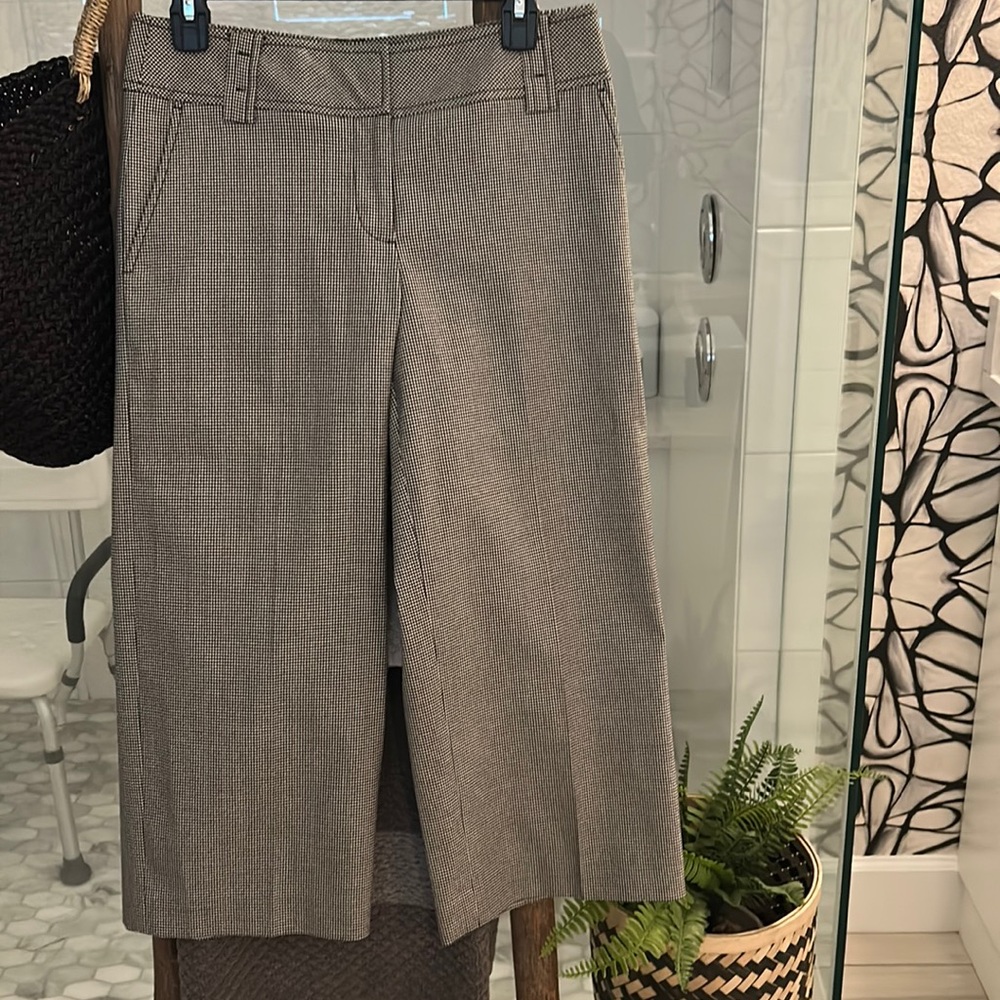 Loft black check pants. Ann style, size 2. Minimal wear- great condition.